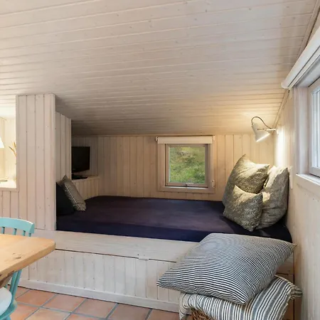 Holiday home Stunning In Nexo With Kitchen *
